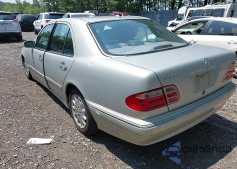 2000 Mercedes-Benz E 320 from USA, damaged, VIN WDBJF65J0YB115591